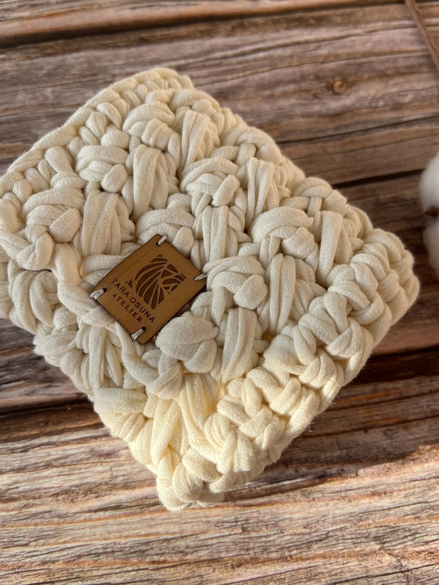Accessoires au crochet faits main - TARA OSUNA ATELIER