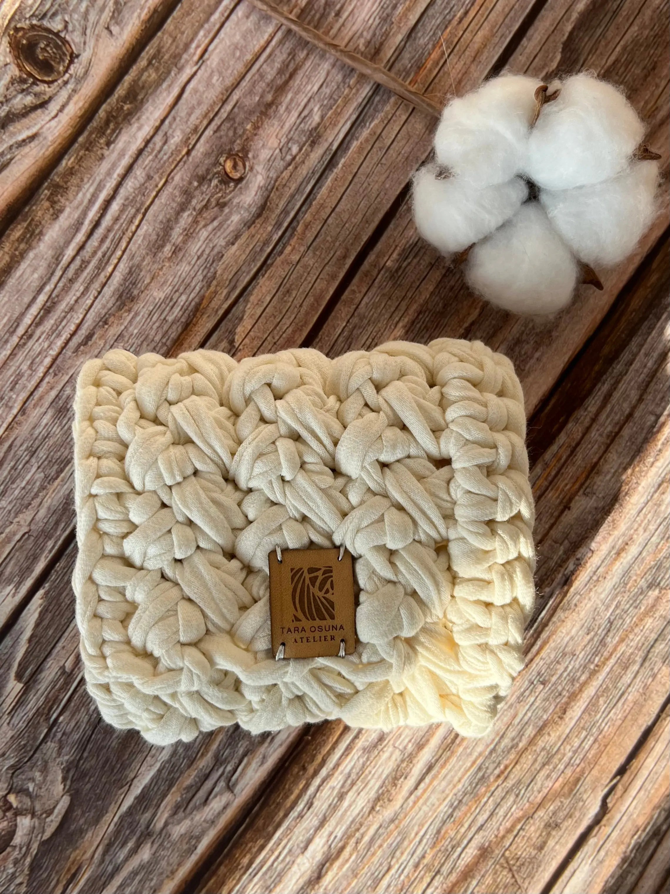 Accessoires au crochet faits main | Tara Osuna Atelier