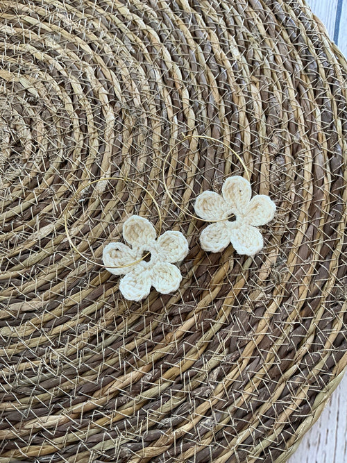 Boucles d'oreilles créole Fleur en crochet fait main — coton - TARA OSUNA ATELIER-