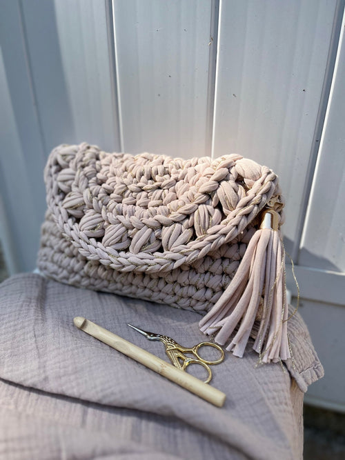 CLUTCH LURA — crochetée à la main, en petite série - TARA OSUNA ATELIER - 