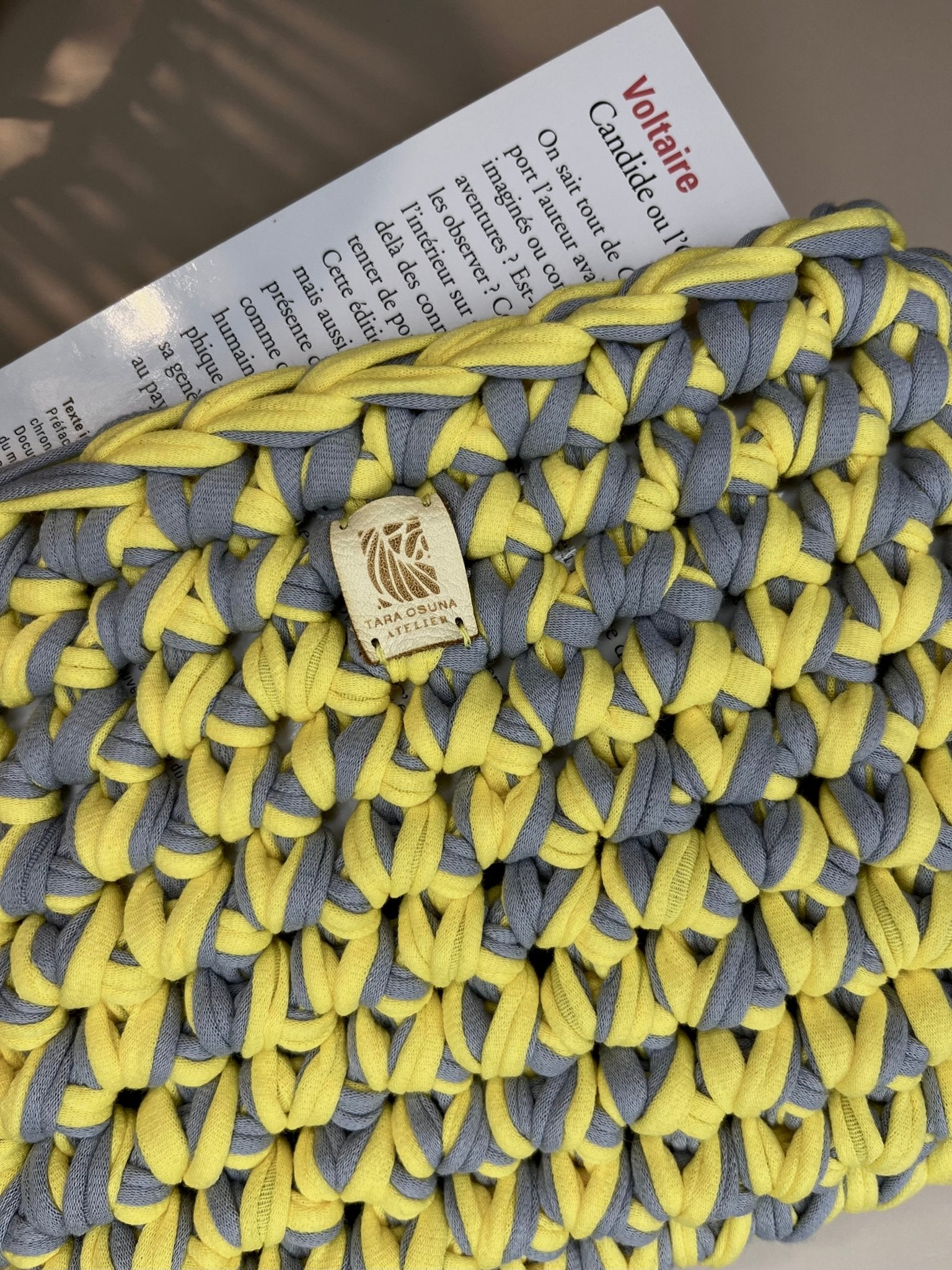 House de livre DULCINEA — crochetée à la main, en petite série - TARA OSUNA ATELIER - 