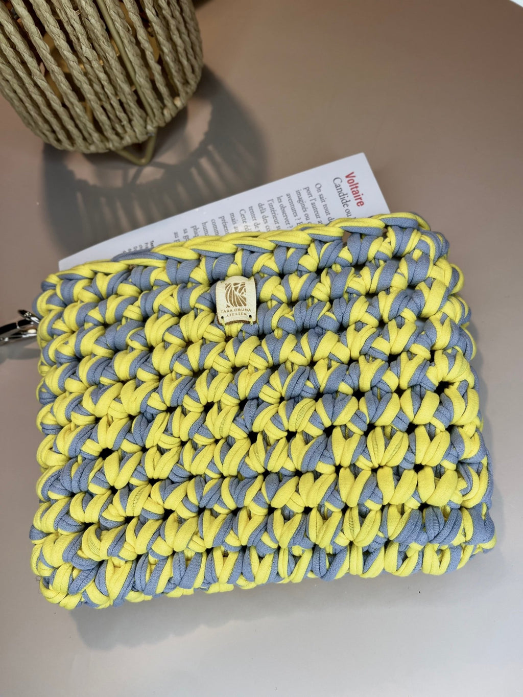 House de livre DULCINEA — crochetée à la main, en petite série - TARA OSUNA ATELIER - 