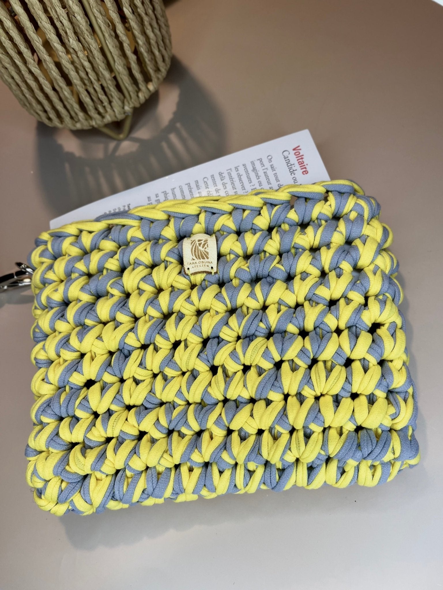 House de livre DULCINEA — crochetée à la main, en petite série - TARA OSUNA ATELIER - 